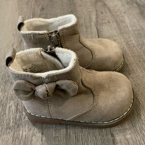 H&M little bow suede boots size 2.5-3.5US